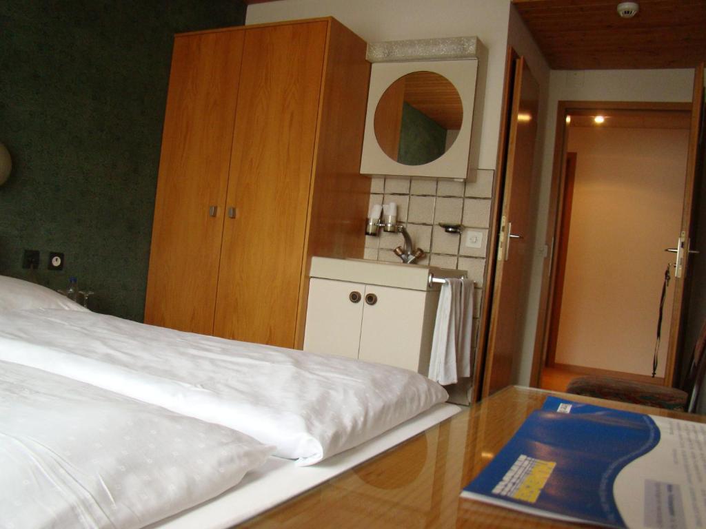 Guest House Bellerive Faulensee Extérieur photo